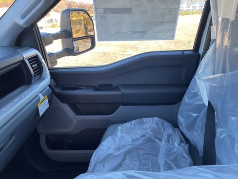 New 2024 Ford F550 4x4 Regular Cab Super Duty image 10