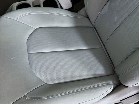 Used 2019 Chrysler Pacifica L image 18