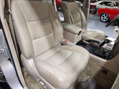 Used 2002 Toyota Land Cruiser image 63