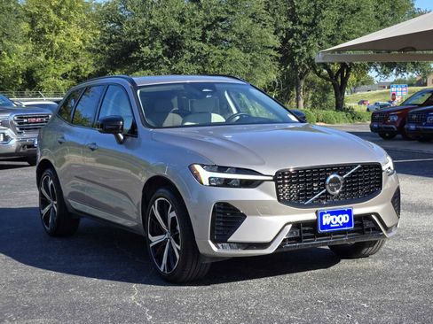 Used 2025 Volvo XC60 B5 Ultra w/ Protection Package Premier image 2