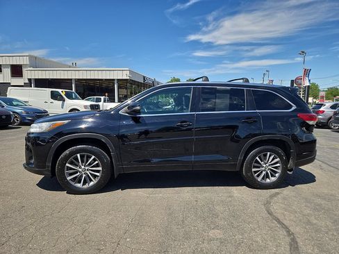 Used 2017 Toyota Highlander XLE w/ Protection Package #3 AWD/4WD image 8