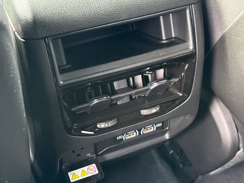 New 2025 Jeep Grand Cherokee Altitude image 15