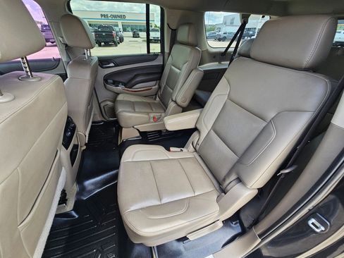 Used 2017 Chevrolet Suburban Premier AWD/4WD image 27