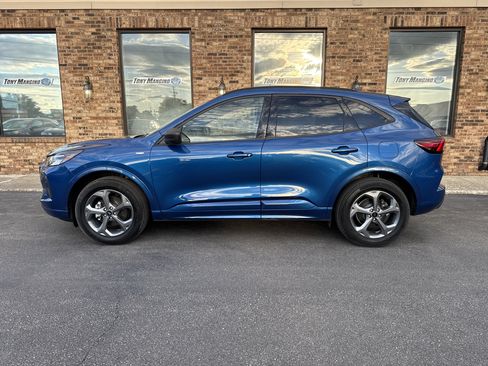 Used 2023 Ford Escape ST-Line w/ Tech Pack #1 AWD/4WD image 2