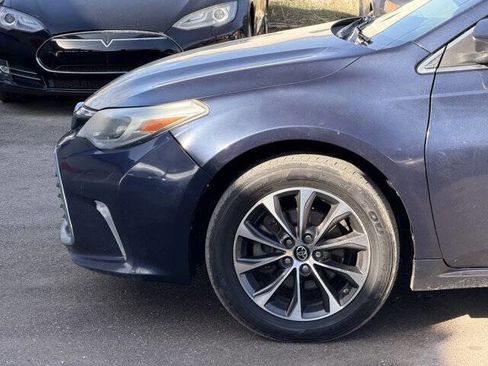 Used 2018 Toyota Avalon XLE w/ Carpet Mat Package image 10