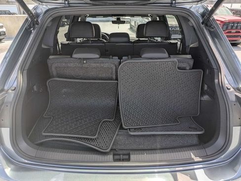 Used 2022 Volkswagen Tiguan SE R-Line FWD image 12
