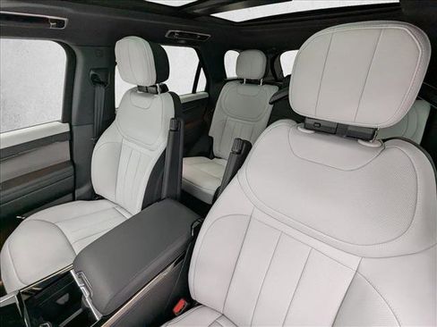 New 2026 Land Rover Range Rover Sport Dynamic SE AWD/4WD image 12