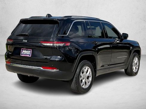 Used 2022 Jeep Grand Cherokee Limited AWD/4WD image 2
