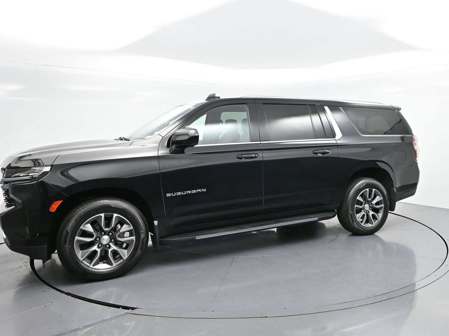 Used 2023 Chevrolet Suburban LS AWD/4WD image 4