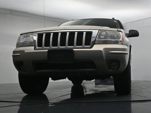 Used 2004 Jeep Grand Cherokee Limited w/ Trailer Tow Group IV AWD/4WD image 19