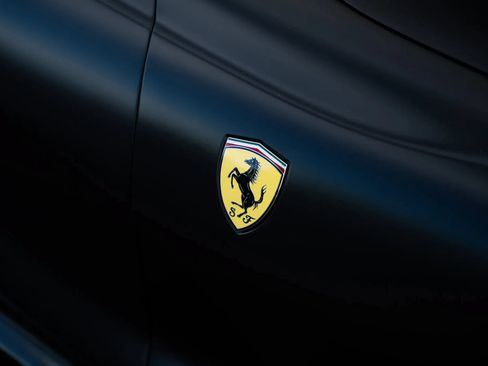 Used 2019 Ferrari 812 Superfast RWD image 35