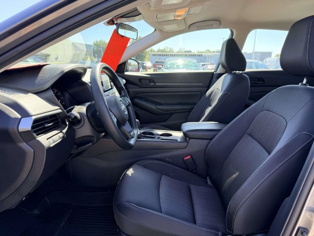 Used 2024 Nissan Altima 2.5 S FWD image 16