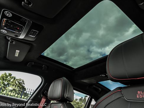 Used 2025 Bentley Flying Spur Plug-In Hybrid AWD/4WD image 27