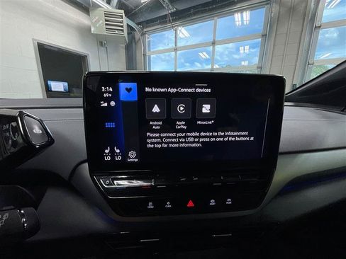 Used 2023 Volkswagen ID.4 Pro AWD/4WD image 15