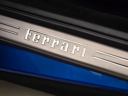 Used 2019 Ferrari Portofino image 34