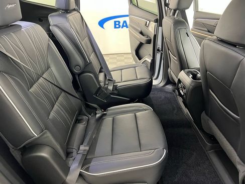Used 2026 Buick Enclave Avenir w/ Super Cruise Package FWD image 12