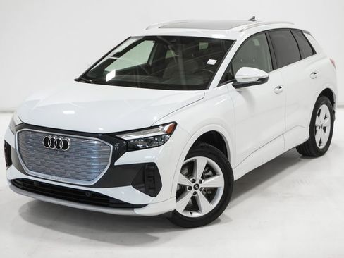 Used 2022 Audi Q4 e-tron Premium Plus w/ Premium Plus image 2