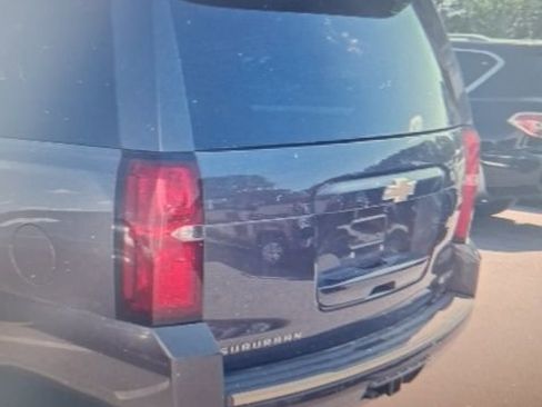 Used 2018 Chevrolet Suburban Premier AWD/4WD image 8