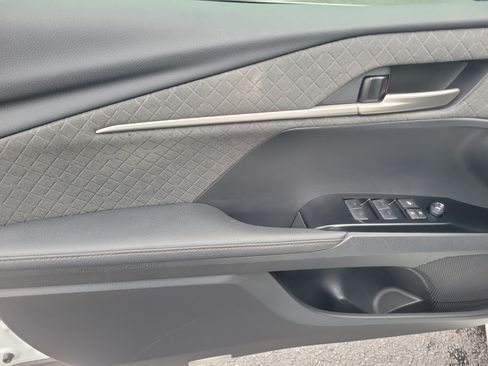 Used 2025 Toyota Camry XLE FWD image 18