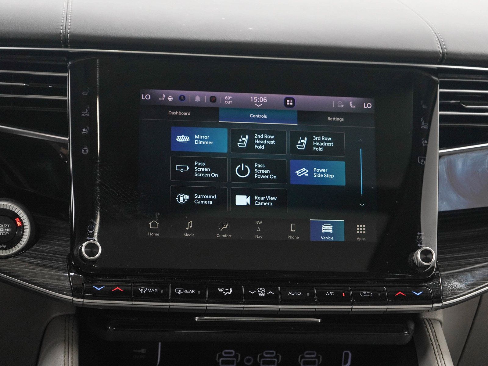 Used 2022 Jeep Wagoneer Series III w/ Premium Group I AWD/4WD image 21