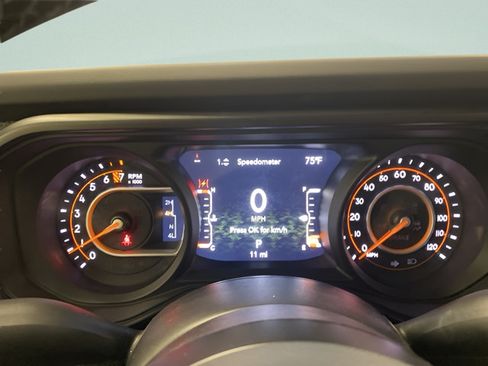 Used 2026 Jeep Gladiator Rubicon AWD/4WD image 9