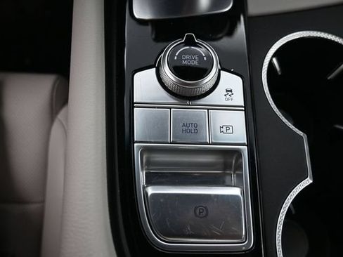 Used 2025 Genesis G70 2.5T AWD/4WD image 24