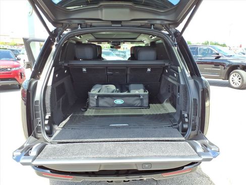 New 2026 Land Rover Range Rover SV AWD/4WD image 14