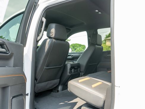 Used 2023 GMC Sierra 1500 AT4 w/ Technology Package AWD/4WD image 29