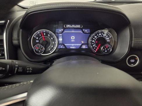 Used 2025 RAM 1500 Laramie AWD/4WD image 15