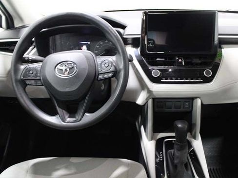 Used 2024 Toyota Corolla Cross L FWD image 12