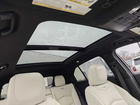 Used 2019 Cadillac XT4 Sport w/ Cold Weather Package image 18