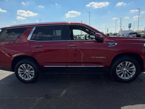 Used 2023 GMC Yukon SLT AWD/4WD image 9