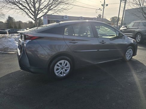 Certified 2016 Toyota Prius Two image 9