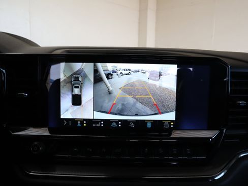 Used 2023 Chevrolet Silverado 1500 ZR2 w/ Technology Package image 30