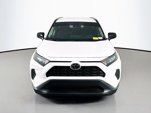 Used 2021 Toyota RAV4 LE FWD image 2
