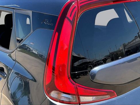 Used 2020 Kia Soul GT-Line FWD image 27