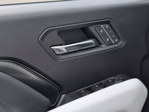 New 2026 GMC Canyon AT4X w/ AT4X AEV Edition AWD/4WD image 24