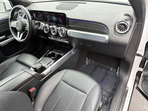 Used 2022 Mercedes-Benz GLB 250 image 13
