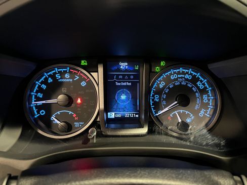 Used 2023 Toyota Tacoma TRD Sport image 12