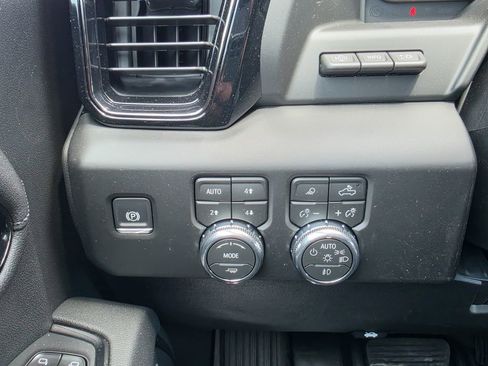 New 2026 GMC Sierra 2500 AT4 w/ AT4 Premium Plus Package AWD/4WD image 30