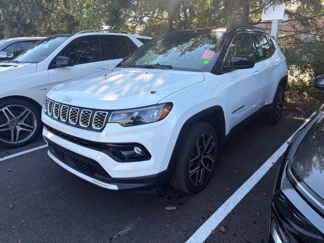 Used 2025 Jeep Compass Limited AWD/4WD image 3
