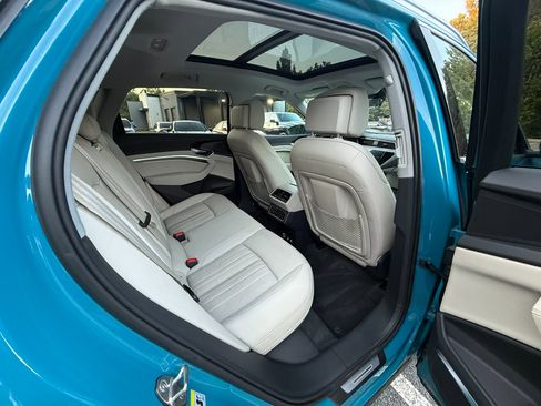 Used 2019 Audi e-tron Premium Plus image 12