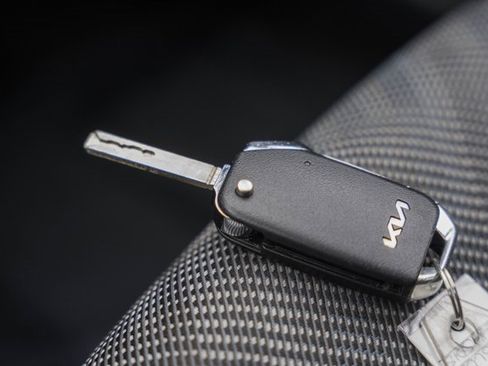 Used 2023 Kia Seltos LX image 40