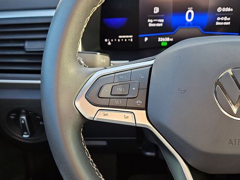 Used 2022 Volkswagen Atlas Cross Sport SE image 16