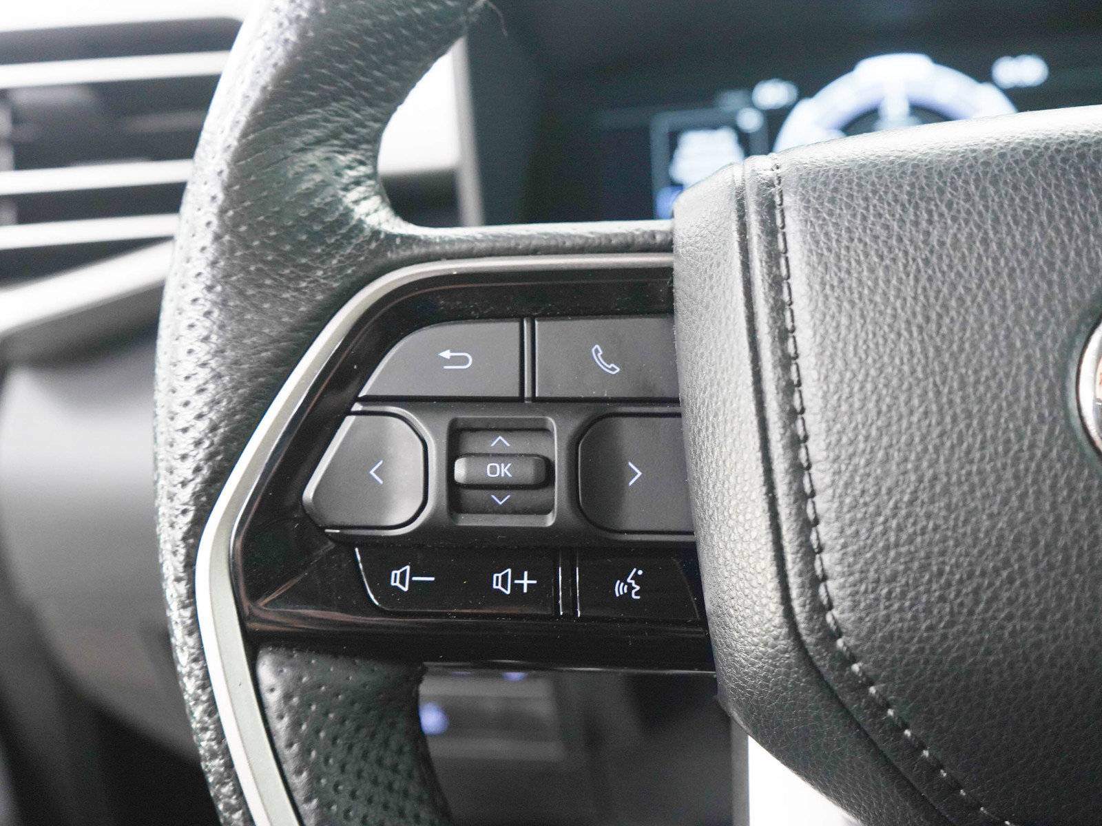Used 2023 Toyota Tundra Limited AWD/4WD image 27