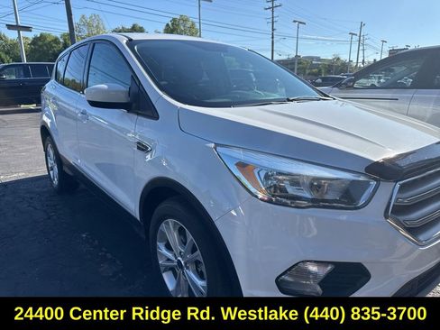 Used 2017 Ford Escape SE FWD image 4