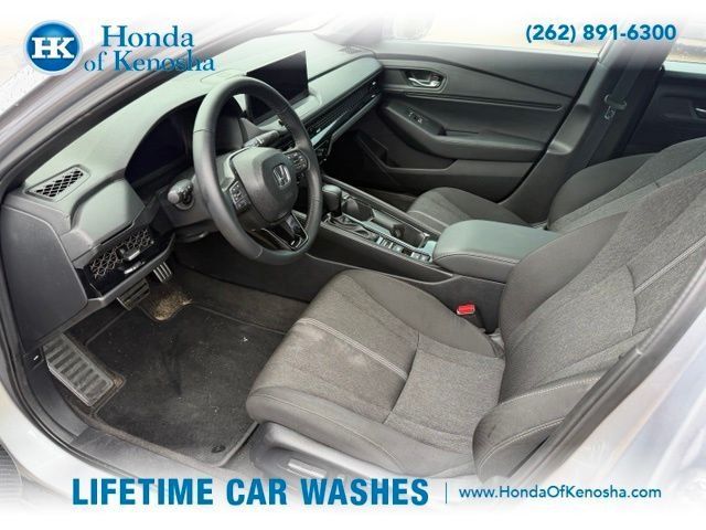 Used 2025 Honda Accord Sport image 5