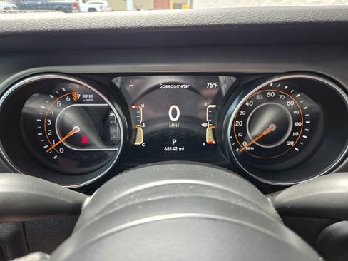 Used 2021 Jeep Gladiator Sport AWD/4WD image 21