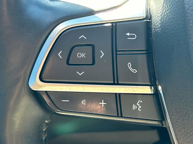 Used 2021 Toyota Highlander XLE FWD image 31