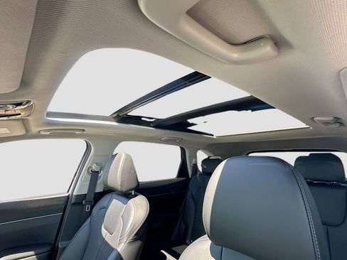 Certified 2025 Kia Sorento S w/ Panoramic Sunroof Package FWD image 22